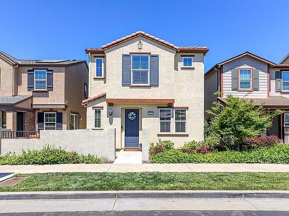 5th image of 3057 Village Center Dr