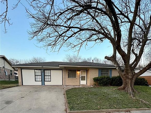 3rd image of 1206 Curry Ave