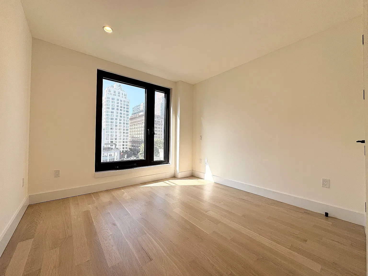 260 Gold Street — Photo 3