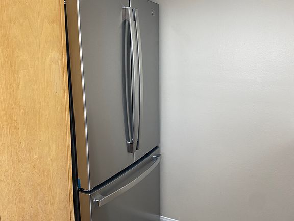 5th image of 332 Sierra St #1