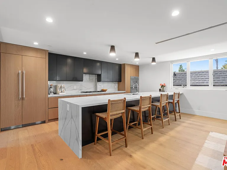 656 California Ave — Photo 11