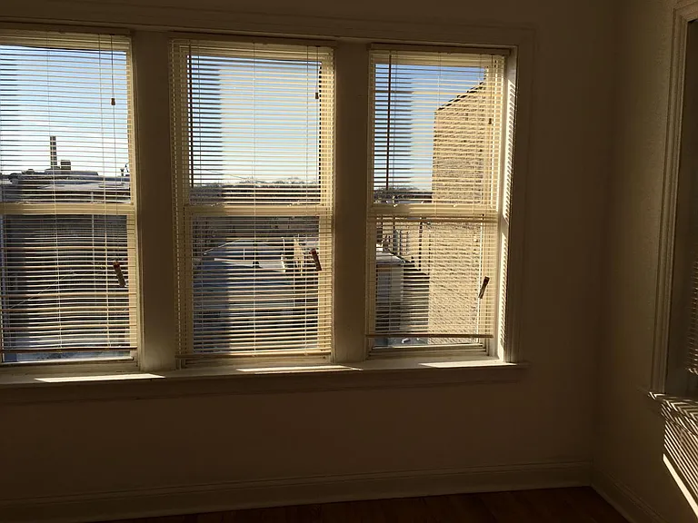 1046 N Spaulding Ave — Photo 28