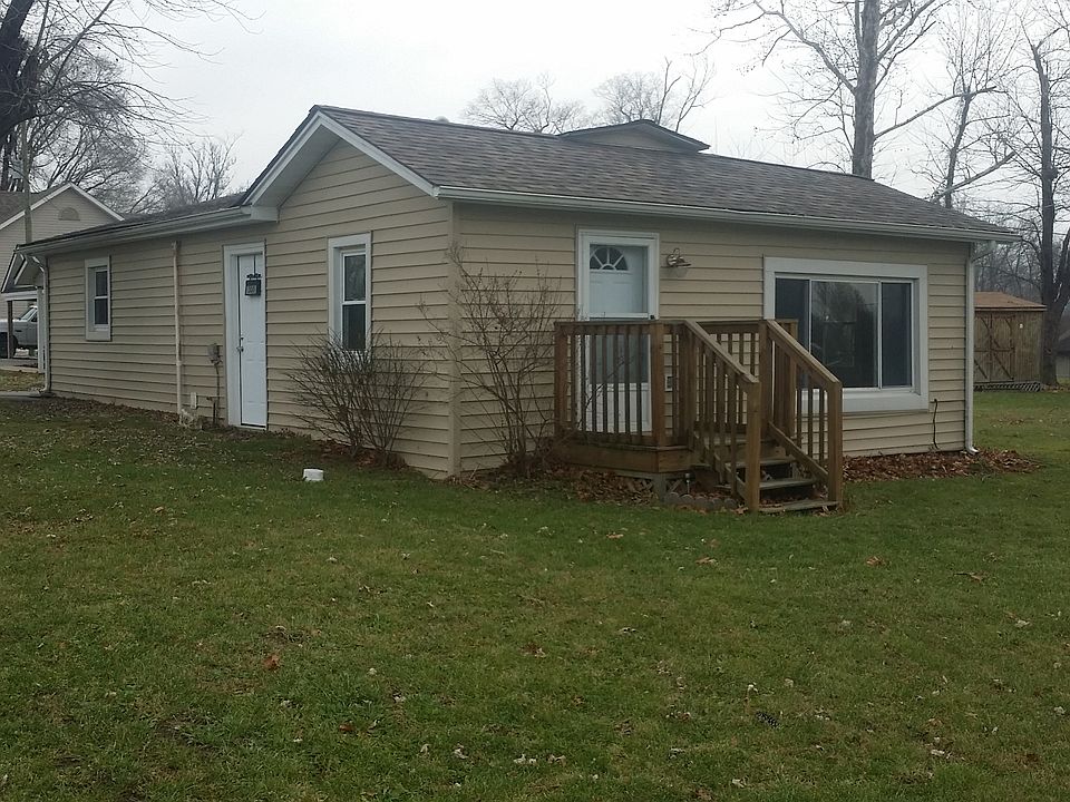 1st image of 300 E Roosevelt Dr