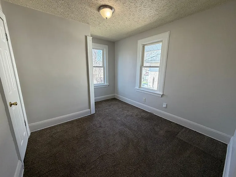676 Grifton Ave — Photo 7