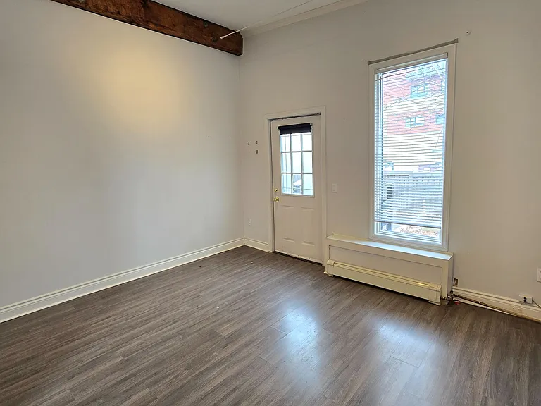 34 Plains Rd W #A2 — Photo 4
