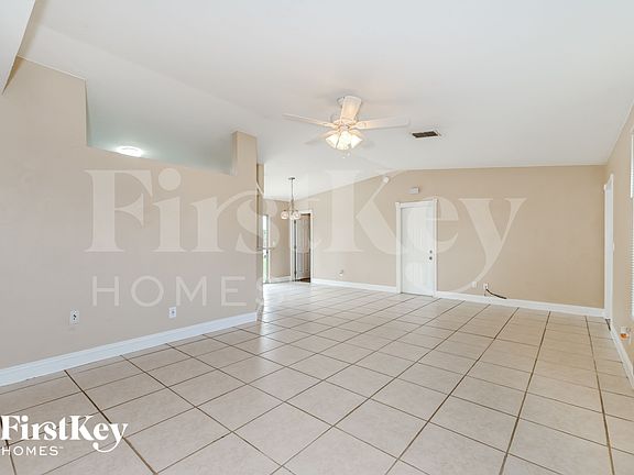 5th image of 2621 NE 6th Pl