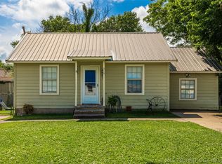310 N Sawyer St, Pryor, OK 74361