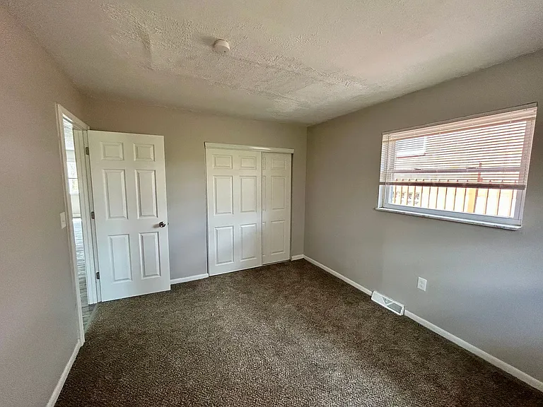 5832 Childs Ave — Photo 16