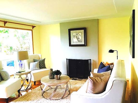 Living Room w/FP