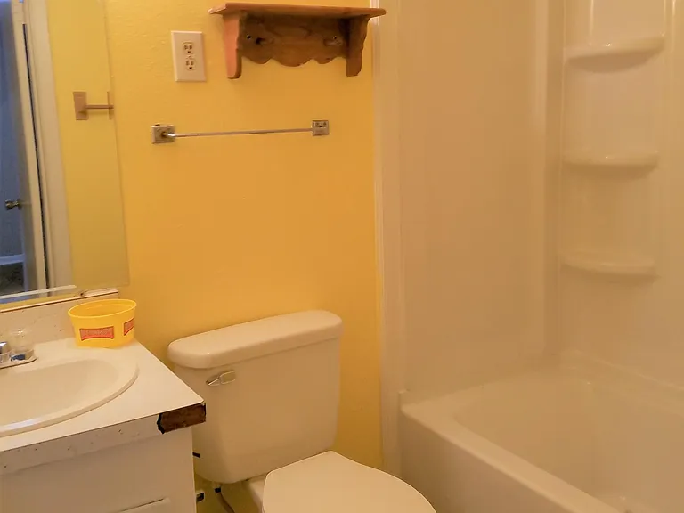 2282 University Pkwy #9 — Photo 7