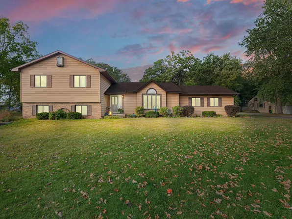 N7126 Winnebago Dr, Fond Du Lac, WI 54935