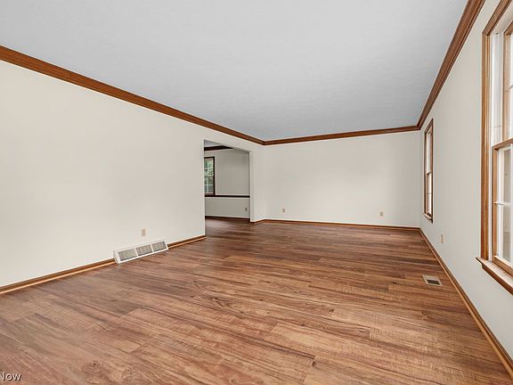 4th image of 17831 W 130th St