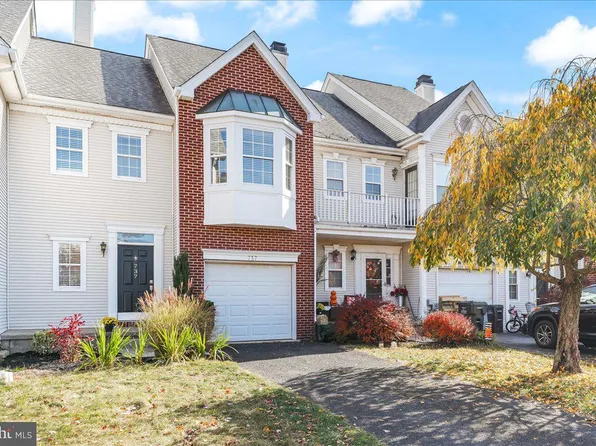 737 Martingale Rd, Schwenksville, PA 19473