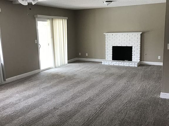3rd image of 3405 W Fairview Ave