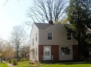 1952 Staunton Rd, Cleveland Heights, OH 44118