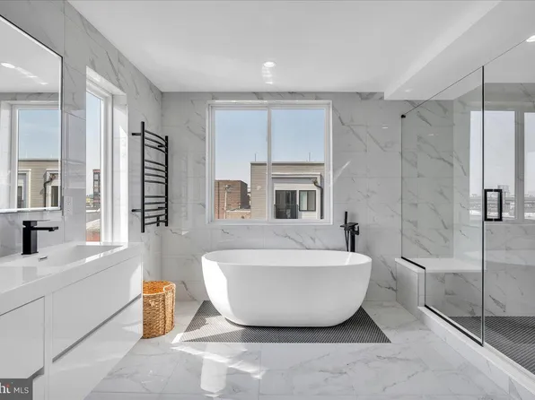 2620 E Hagert St, Philadelphia, PA 19125