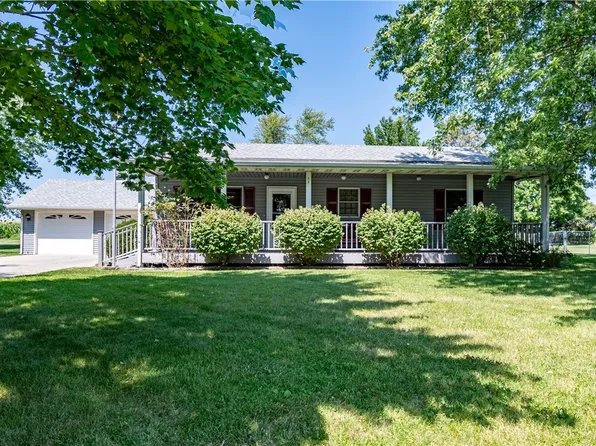 52 Roley Ests, Sullivan, IL 61951
