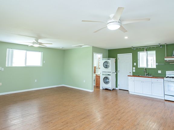 4th image of 15-1660 8th Ave