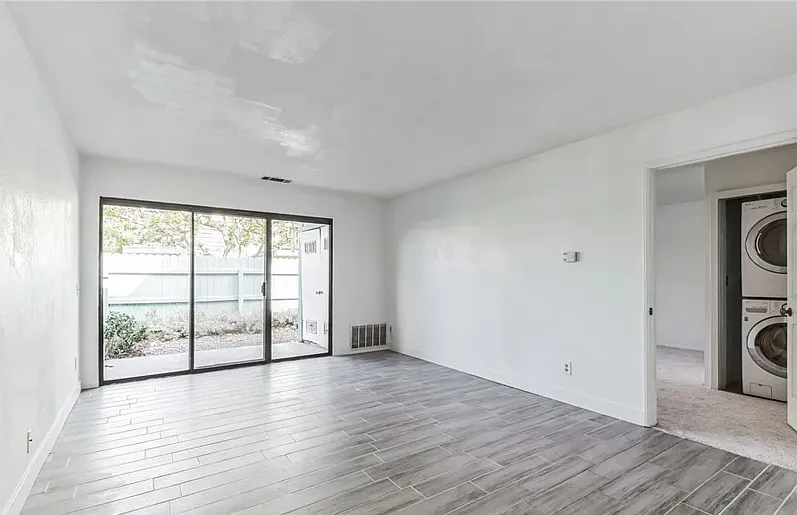 1 bed, 1.0 bath, 661 sqft, $2,000 — Photo 1
