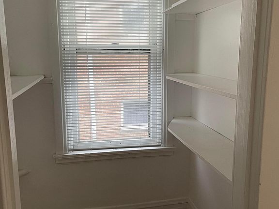 2nd image of 6819 N Olmsted Ave #2R