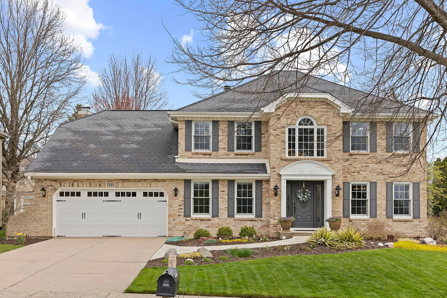 1505 Meadowland Dr photo 1