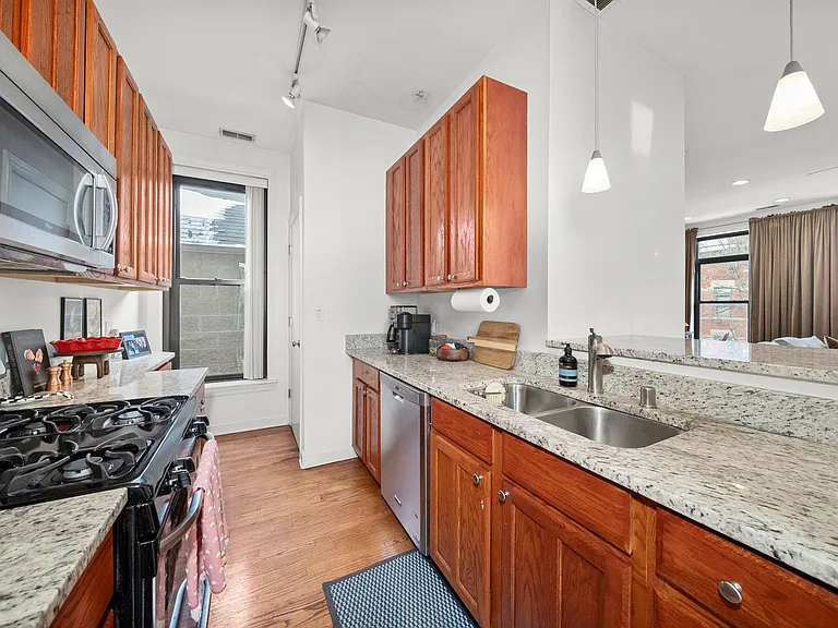1434 N Bosworth Ave — Photo 8