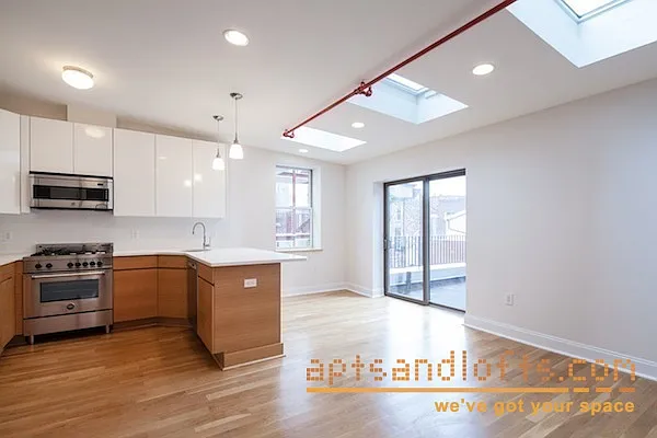 Rented by aptsandlofts.com | media 9