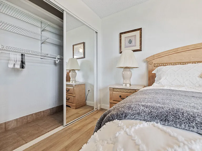 1000 Cove Cay Dr — Photo 14