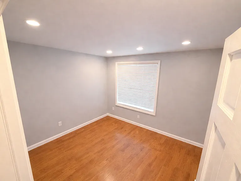 217 Seward Ave NW — Photo 18