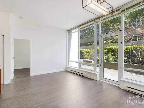 8280 Lansdowne Rd #302, Richmond, BC V6X 0B2