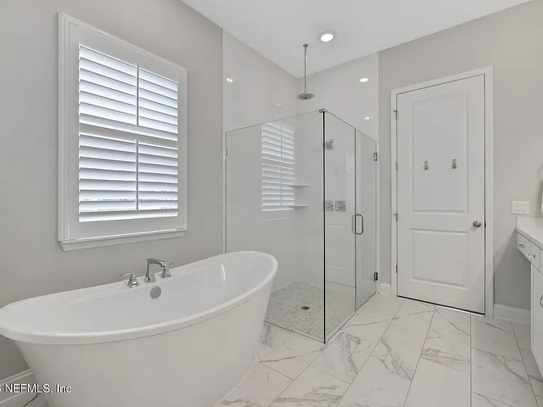 102 Seabrook Dr — Photo 36