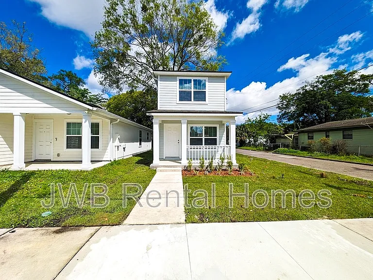 1503 W 6th St — Photo 11