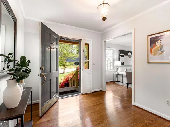 2711 Shetland Dr, Decatur, GA 30033