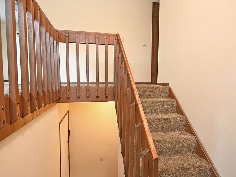 8101 Glohaven Ct — Photo 3