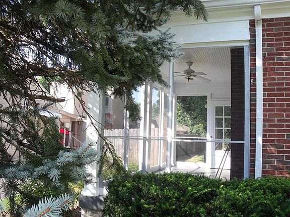 3rd image of 119 Jesselin Dr