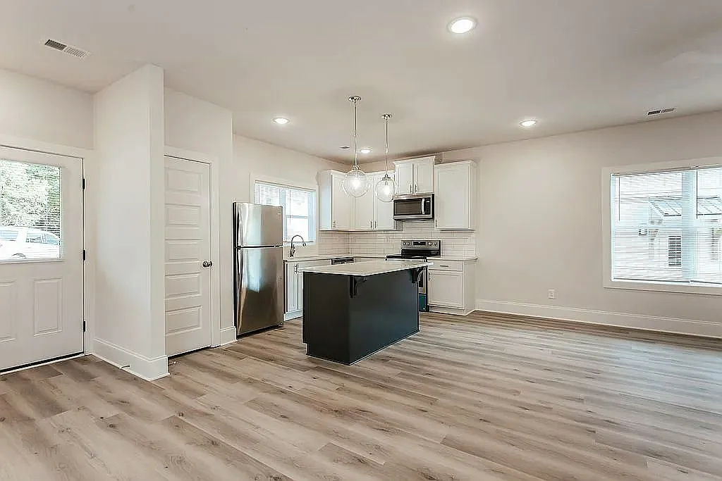 114 Lake Street — Photo 4