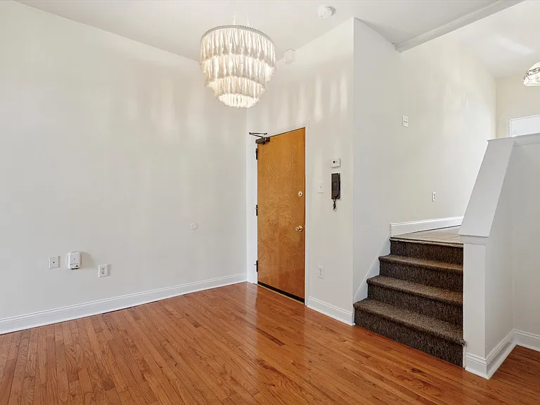 1601 Brown St #2 — Photo 3