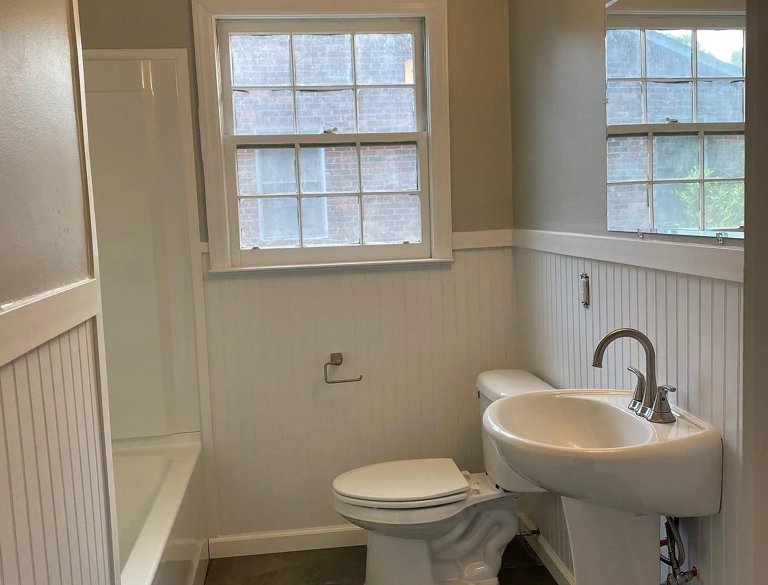 2 bed, 1040 sqft, $1,300 — Photo 2