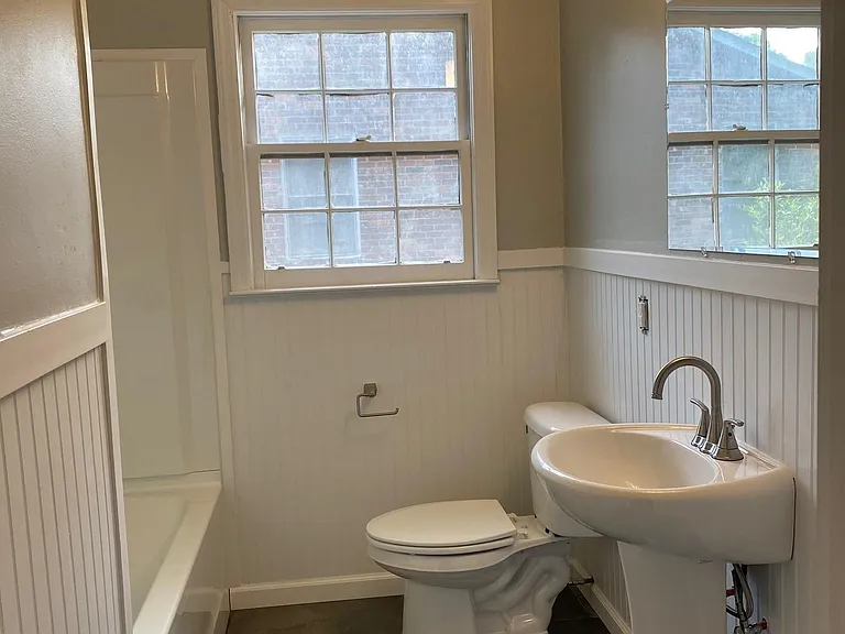 1412 Brennen Rd — Photo 2