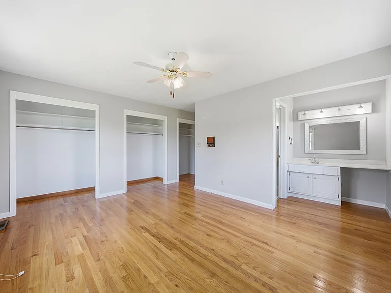 1041 N US Highway 421 — Photo 19
