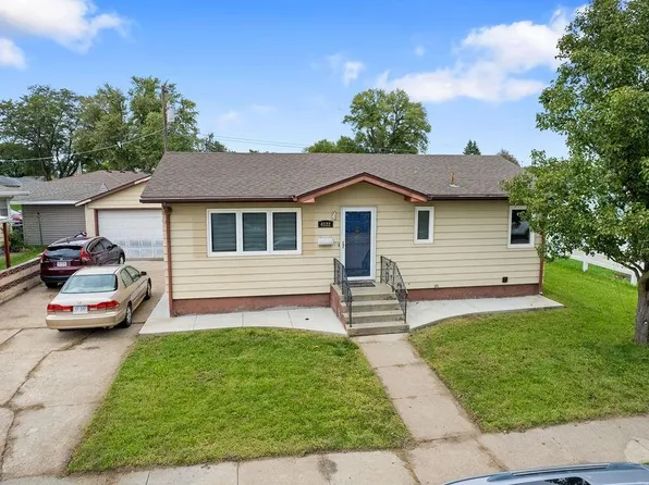 4122 Sunset Dr, Columbus, NE 68601