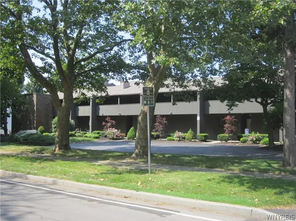 1 Main St APT 10, Youngstown, NY 14174