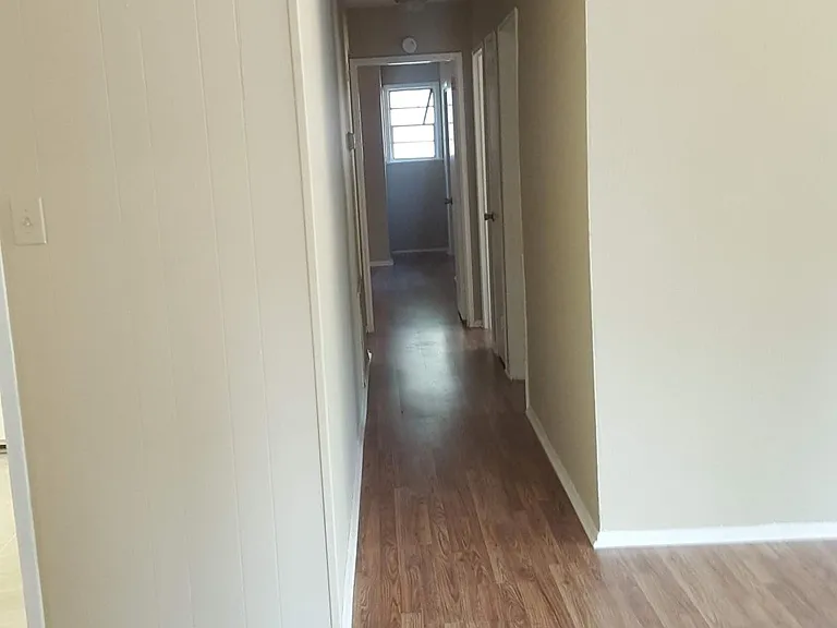 723 Sommer St NE — Photo 9
