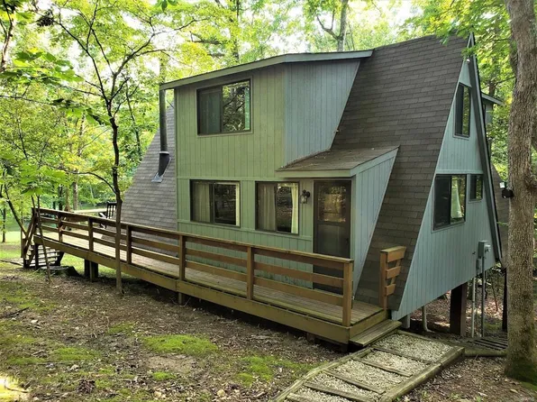 446 Foxfire Cove Dr, Innsbrook, MO 63390