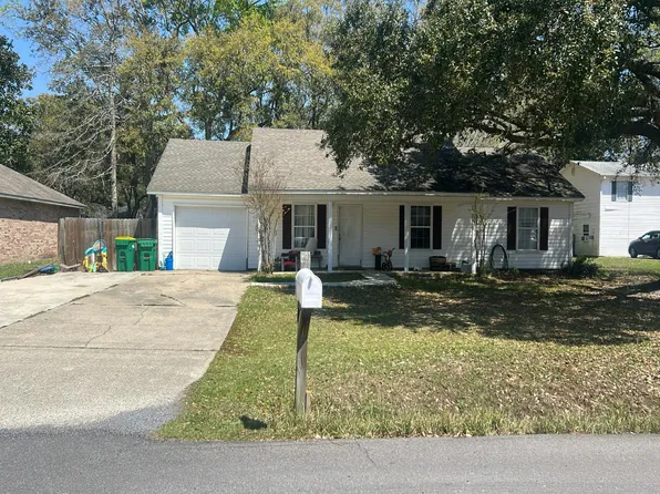 1410 Oak St, Ocean Springs, MS 39564