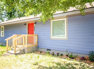 206 S Cedar St, Walhalla, SC 29691