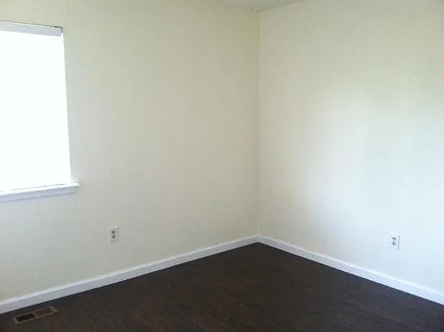 1057 Delta Dr #F — Photo 9