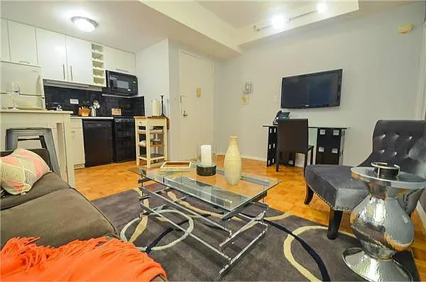 Rented by Global Realty Opportunities | media 40