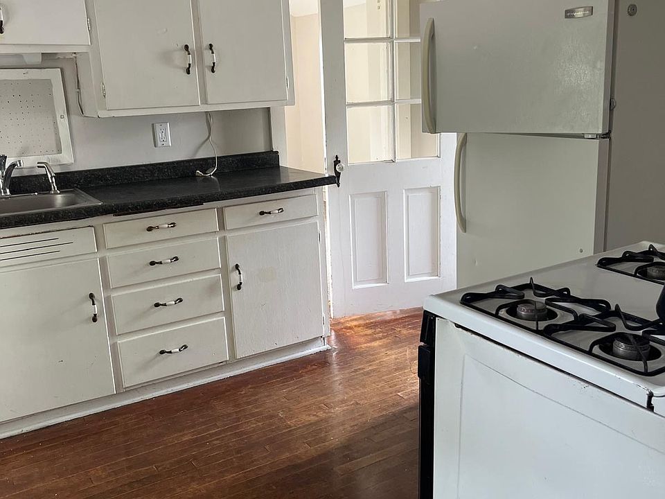 2nd image of 176 S Franklin St