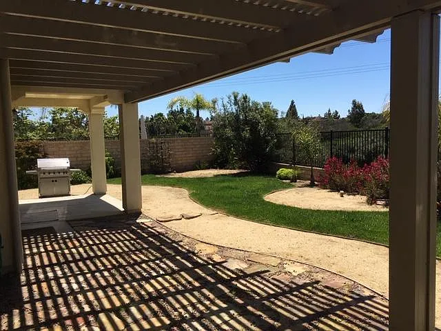 11276 Laurelcrest Dr — Photo 12
